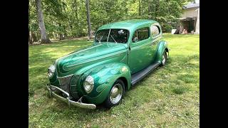 1940 Ford Deluxe 2-Door Sedan Hot Rod