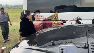 The arrival of NIKEN SALINDRI at Jaranan Mayangkoro Original Trowulan Mojokerto