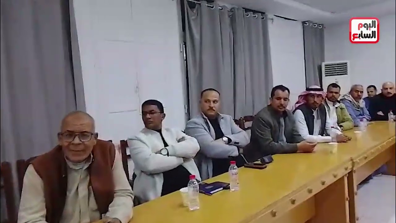 محافظ جنوب سيناء يسلم 20 عقد تقنين أوضاع منازل لمواطنين بمدينة دهب