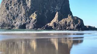Virtual Window: Calm Waves at Cannon Beach, Oregon – Short Relaxing Nature Video