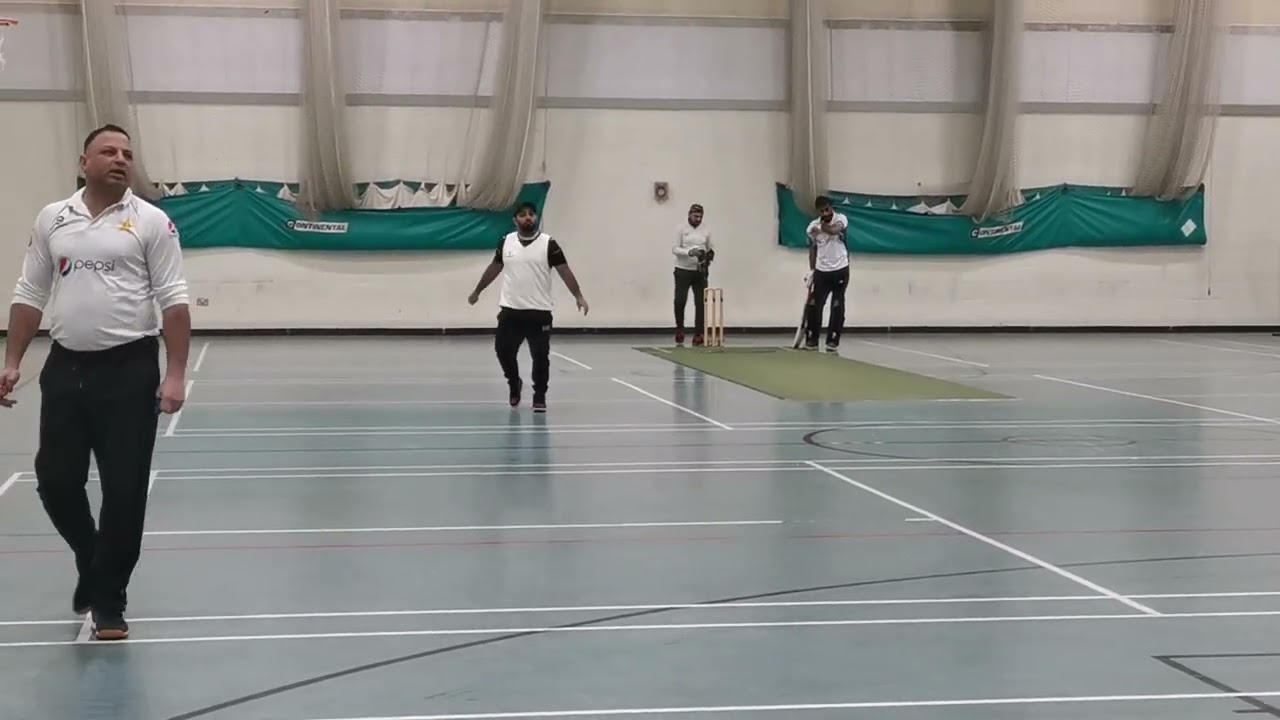 Lutonian Crystal Sports Indoor Cricket League. Yaseer Crystal's beat Luton Stallions by 1 run.