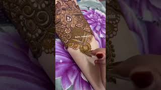 bold design 🌺🤗 #elegent #explorepage #new #tranding #henna #mehndidesign #hennaart #hennalove#design