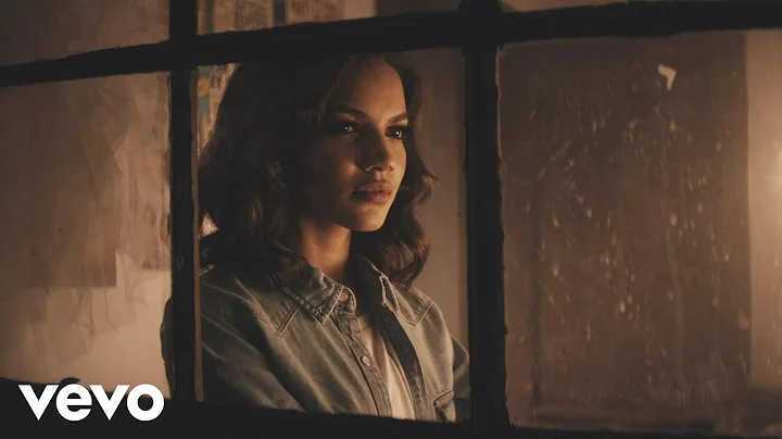 Leslie Grace - Cmo Duele el Silencio (Official Music Video)