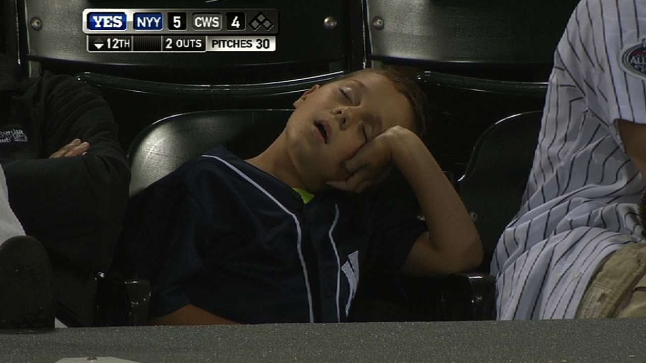 Young fan falls asleep during the 12th