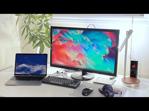 Minimal Desk Setup of Computer Science Student