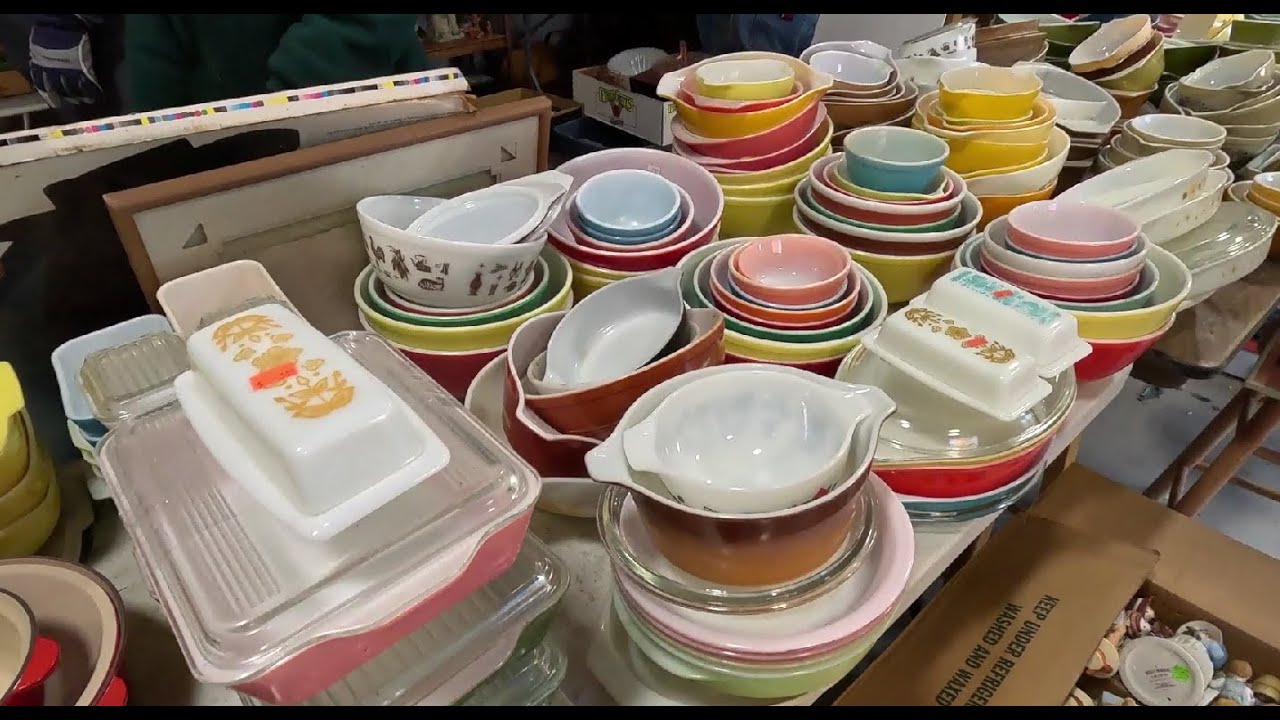 Another Estate Auction!!! I CANNOT Believe All this Pyrex and Art Glass!!!