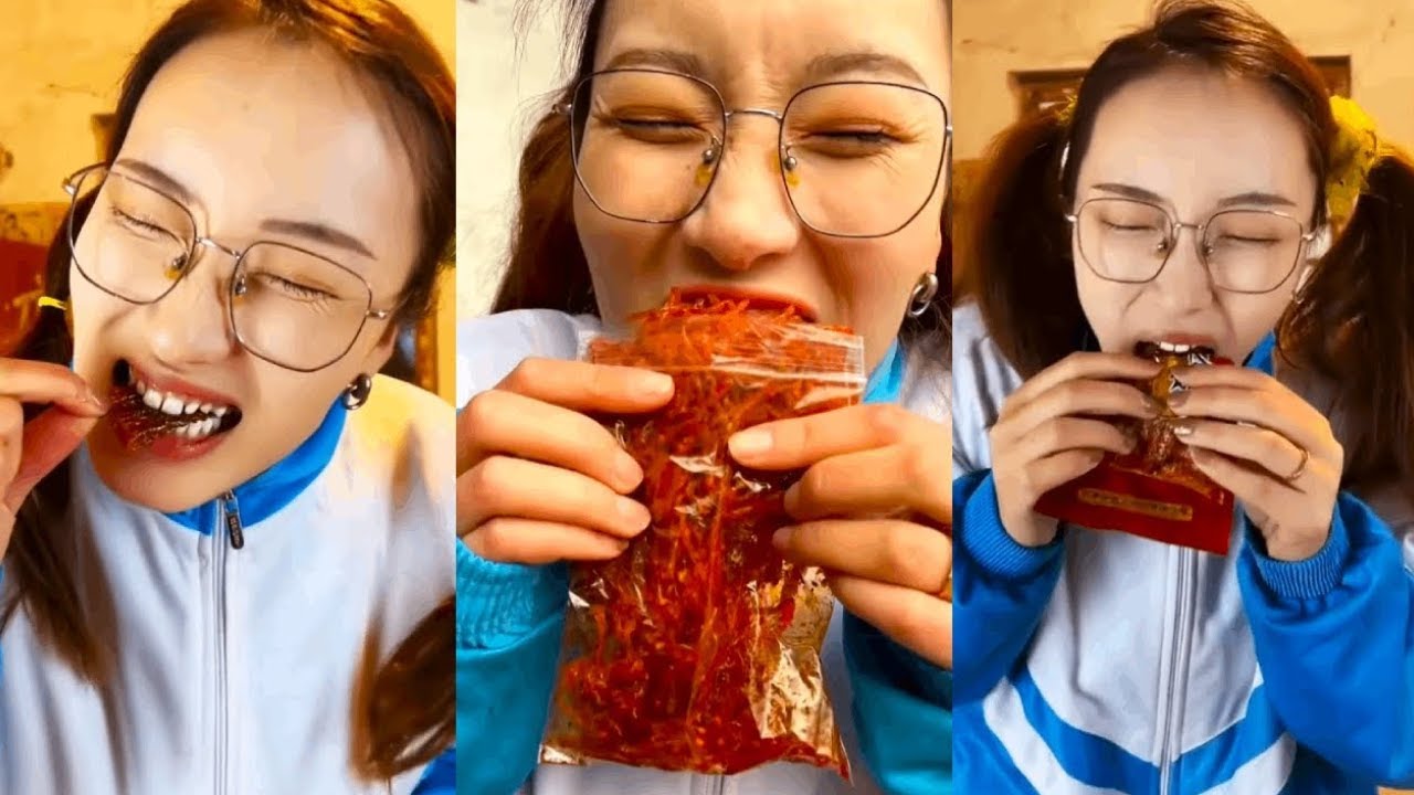 還記得童年的小賣舖嗎？霸王辣丝一口嘎吱脆，辣得嘶哈也停不下嘴！