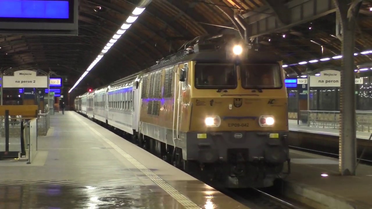 Złota EP09-042 z TLK 86104 Pobrzeże || Wrocław Główny