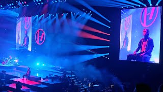 TWENTY ONE PILOTS - Guns for Hands (Live in Madrid) 4K TWENTY ONE PILOTS - Guns for Hands (Live in Madrid) 4K