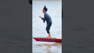 Download Lagu The Young Indonesian Boy who went Viral for his Charming Presence #indonesianboyboat #trending#viral MP3 Download Lagu The Young Indonesian Boy who went Viral for his Charming Presence #indonesianboyboat #trending#viral MP3