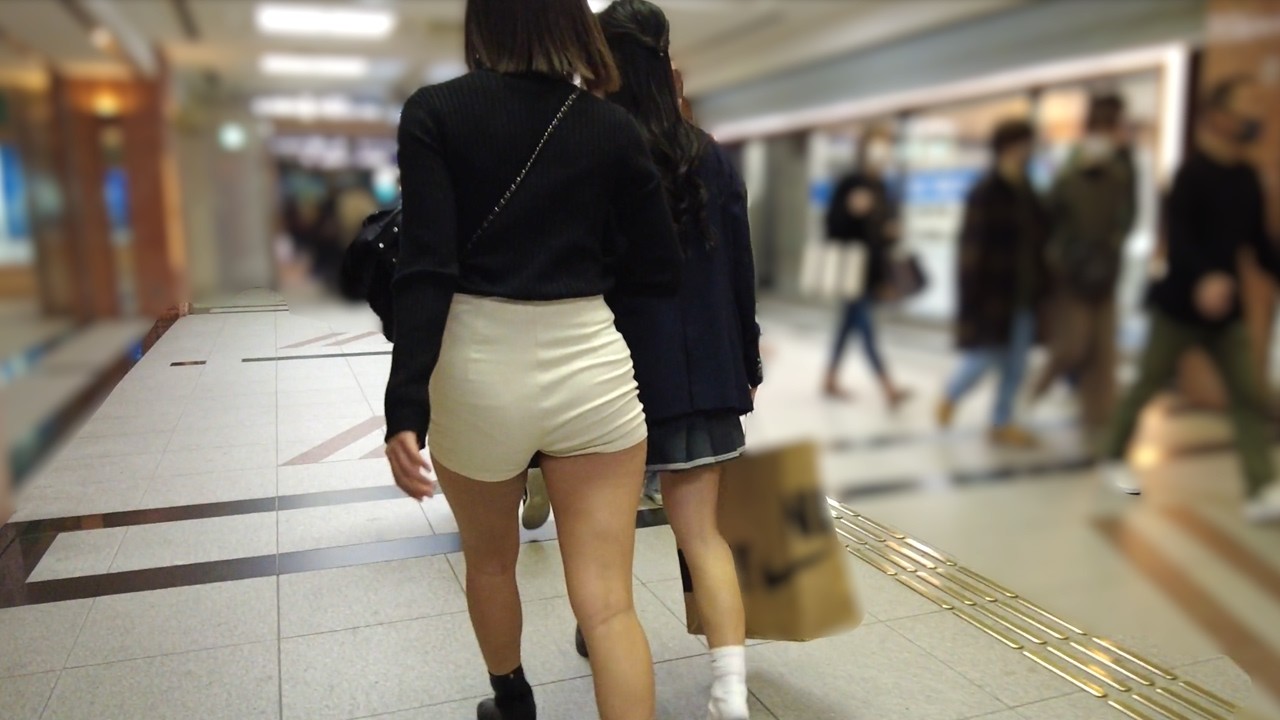 春の予感   　A walk on a warm February day with the temperature at 16°C