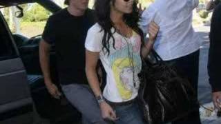 zanessa(how does she know that you love her)