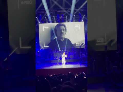 Dariush Ay Eshgh In Memory Of Faramarz Aslani Live In Vienna 2024 Dariush Concert Dariushconcert
