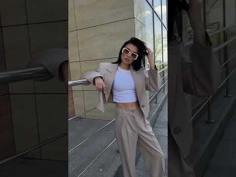 Костюм-двійка жіночий брючний оверсайз, офісний, молодіжний, піджак укорочений, брюки, Чорний, 40, видео 2