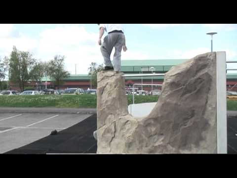 Reading Post reporter Mike Pyle tries Parkour for himself.