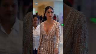 Y Lauren Gottlieb Braless Huge Milky S Deep Cleavage Hot Figure