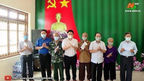 Thăm hỏi tặng quà cho cựu Thanh niên xung phong.