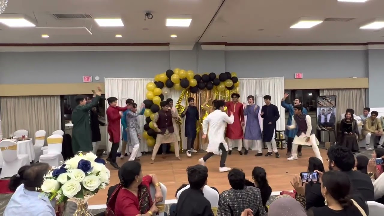 Adnan & Abrar’s Tikatulir Mode Performance - টিকাটুলির মোড়ে