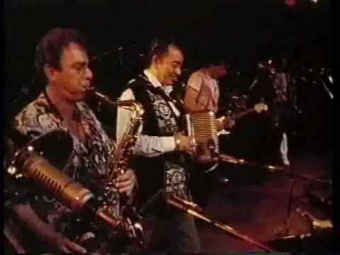 Ry Cooder - How Can A Poor Man Stand Such Times An...