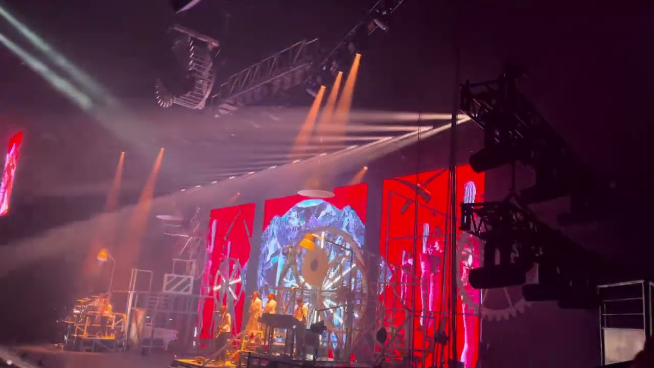 Concert de Mika à l’Accor Arena (16 Février 2025)- We Are Golden