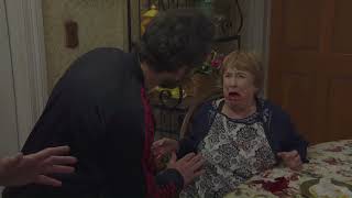 Charlie's mom pulls out her teeth! #itsalwayssunnyinphiladelphia