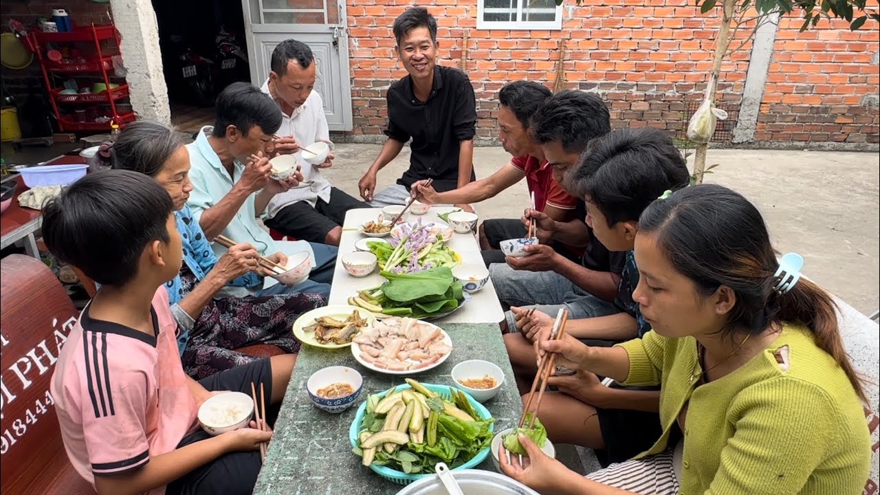 Thịt ba gọi luộc chấm Mắm Chua . Làm bữa cơm gia đình ngày cuối tuần 