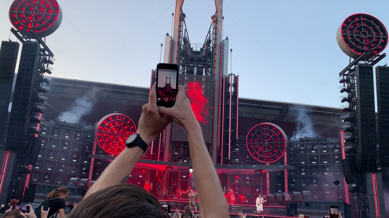 Rammstein - Deutschland/Radio, Live @ Prague 16.7.2019 - YouTube