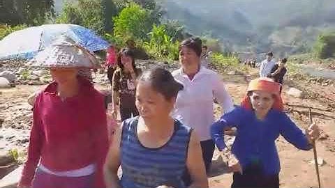 Phong tục gội đầu ngày 30 tết của Dân Tộc Thái