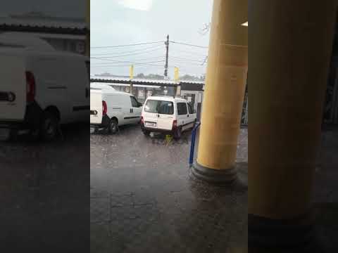 ☔️Надвечір у Дніпрі пішов дощ з градом та грозою #shorts #новини