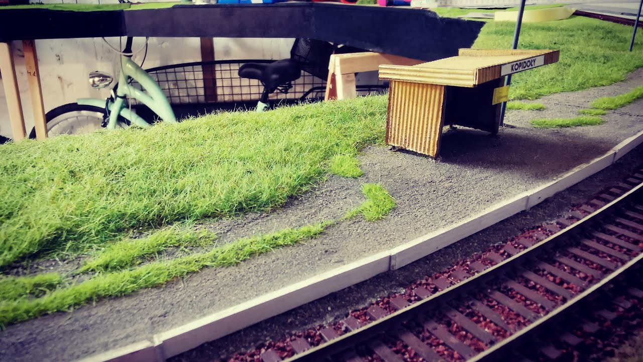 Budowa makiety - wiata przystankowa z blachy falistej/trapezowej cz. 2