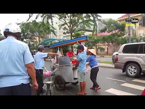 Video Vợ chồng bán hủ tiếu đẩy xe xanh mặt khi thấy ông Đoàn... - youtube