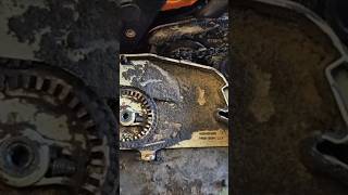What's the best way to clean a chainsaw?