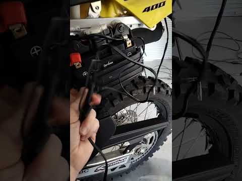 How to prevent a flat battery on Suzuki Motorcycle. Install a Trickle Charge Cable. #Suzuki