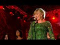 Lesley Garrett and Codetta - Beat Out That Rhythm On A Drum