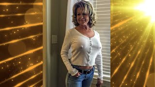 Choose Me 🩷 Natural Older Women Over 60 Attractively Dressed Classy and Beauty