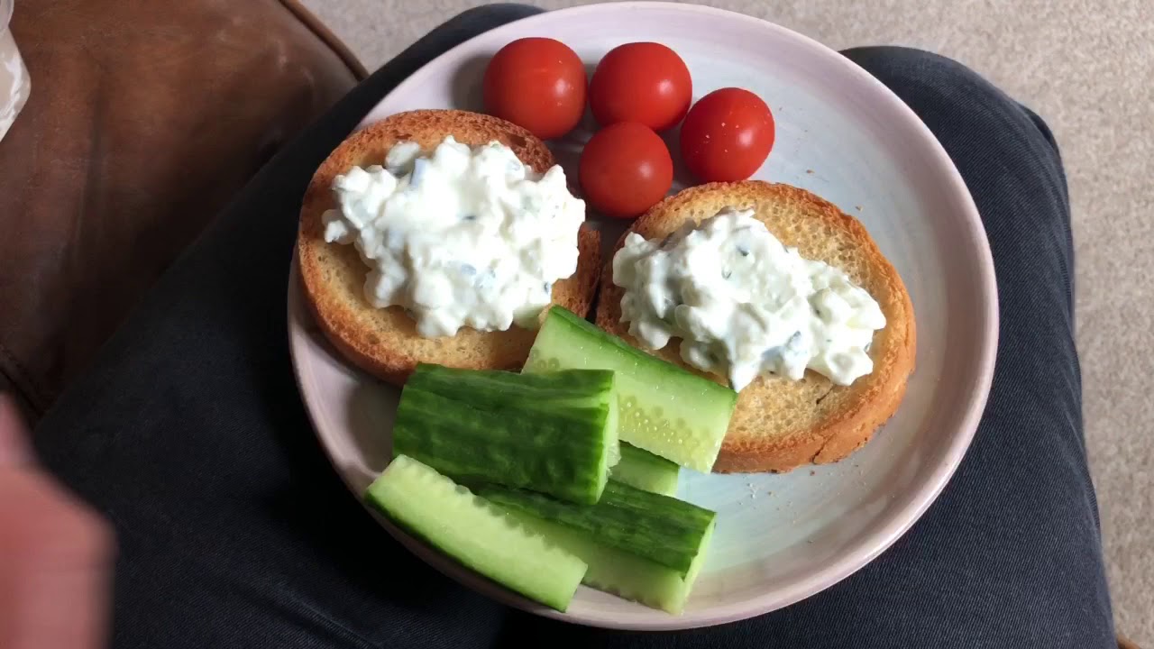 What I eat in a Day - calorie deficit. - YouTube