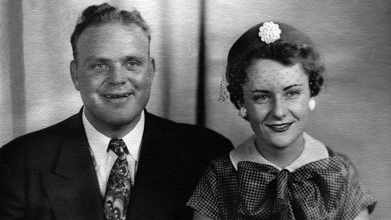 The Awful Ending and Tragic Death Of Dan Blocker & His Wife - YouTube