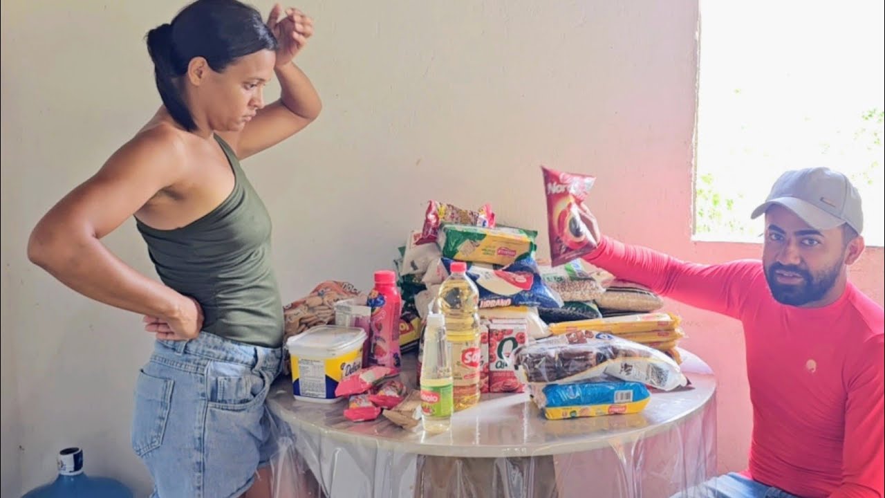 Compramos alimentos pra essa família muito humilde 🙏