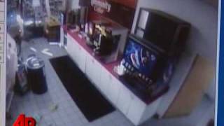 Raw Video: Thieves Crash Van Into Store