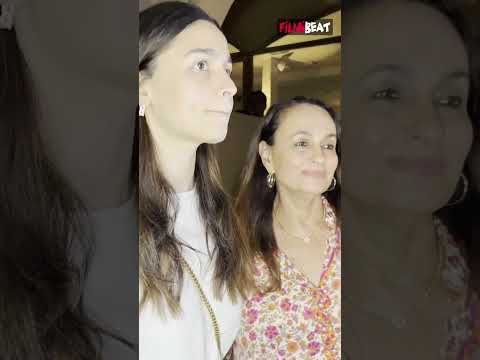 Alia Bhatt With Mother & Sister: അമ്മയ്ക്കും പെങ്ങൾക്കുമൊപ്പം വന്ന ആലിയ ഭട്ട്