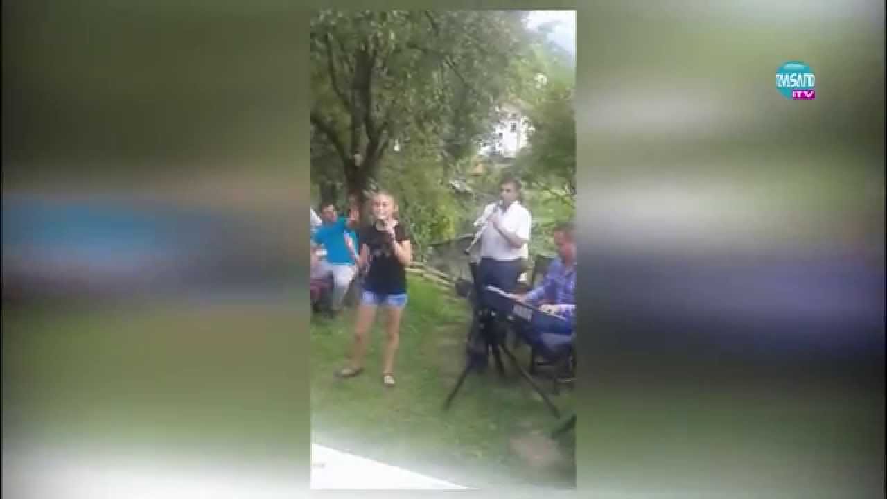 Млада дама изпълнява - Зоро ле зоро