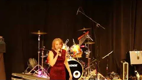 Lillian Reyes and the Brooklyn Connection : Down t...