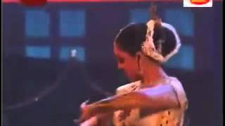 Dilhani Ekanayake Dancing Navel 001