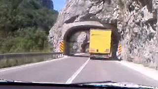 Dúsdúm Yine Caresiz Gurbetin Yollarina