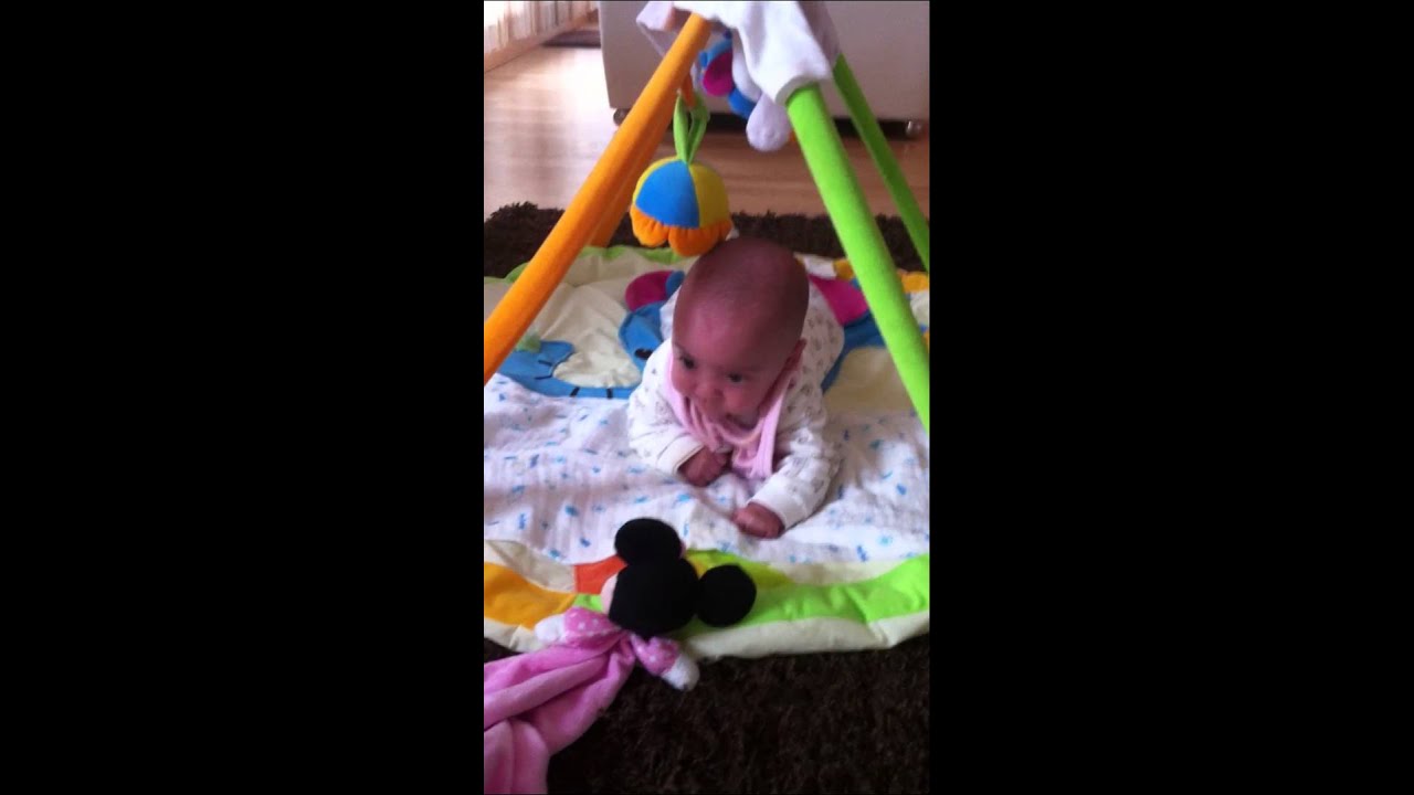 Baby 2 Monate Leonie Dreht Sich Auch Den Rucken Youtube