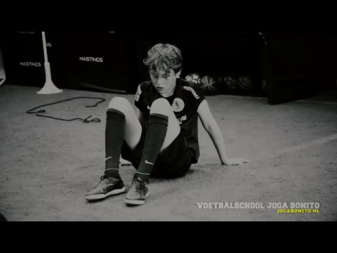 Voetbalopleiding - - -