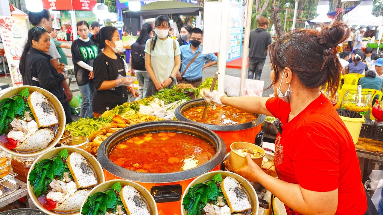 Hiếm Thấy Chị Gái Quận 4 Dễ Thương Bán 2 Nồi Bún Chay Đông Nghẹt Khách Ăn Vì Quá Ngon