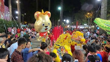 Lân leo cột nguy hiểm ở Công Viên Tao Đàn - Du hi - Lân Sư Rồng - Lion Dance - Múa lân hay Sài Gòn