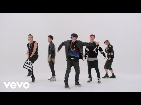 UNIQ - Born To Fight