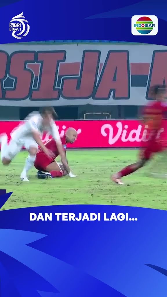 Kali ini giliran Gustavo yang diusir dari pertandingan dan bikin Carlos Pena pusing tujuh keliling